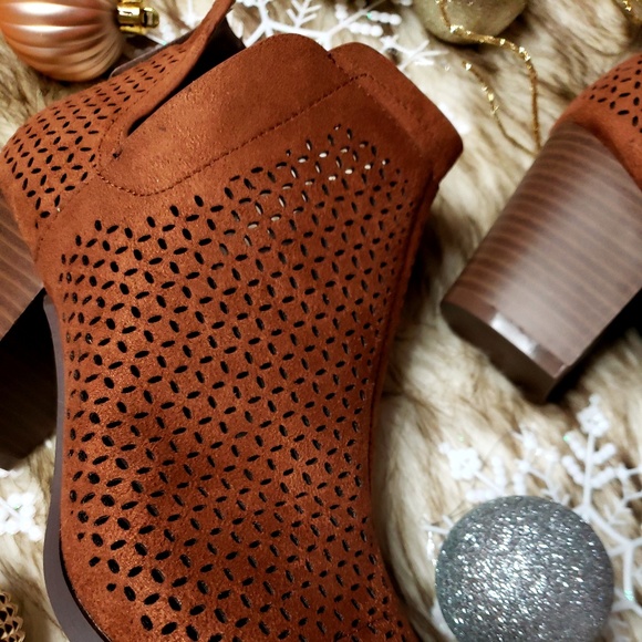 🚨ON SALE//The Clarice//camel ankle bootie - Picture 8 of 8